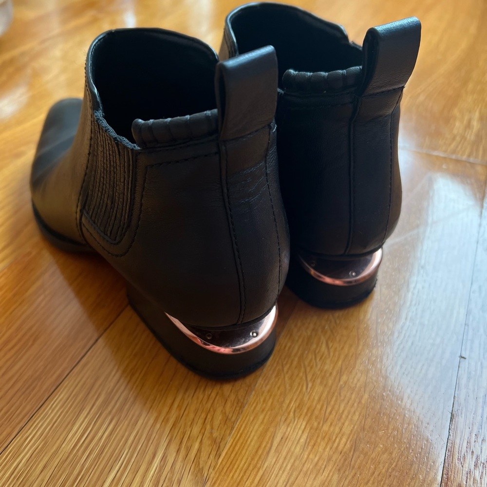 booties - Picture 3 of 4